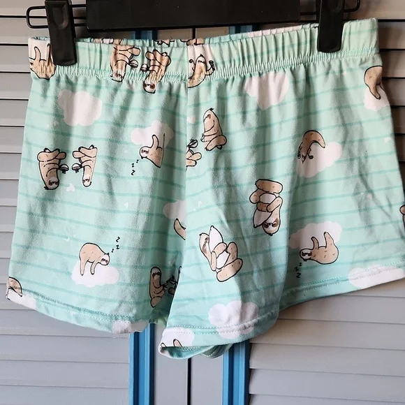 Weekend Edition Sloth Pajama Set โ Womenโs XS - Picture 11 of 12